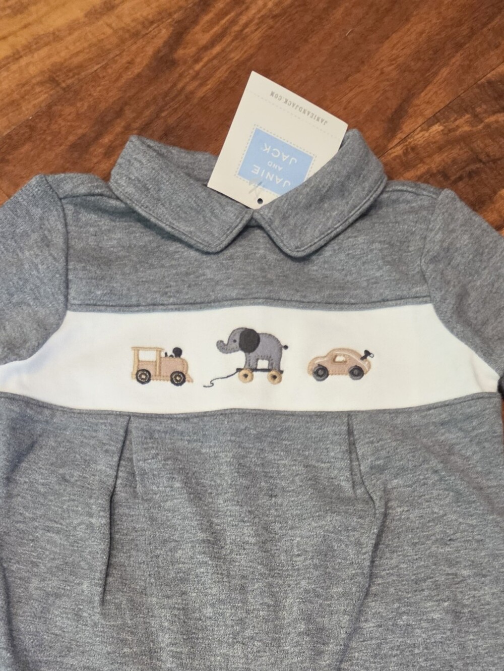 Janie and Jack NWT 3-6 Month Gray Romper w/ Toy Animal Embroidery & Socks - Picture 2 of 7